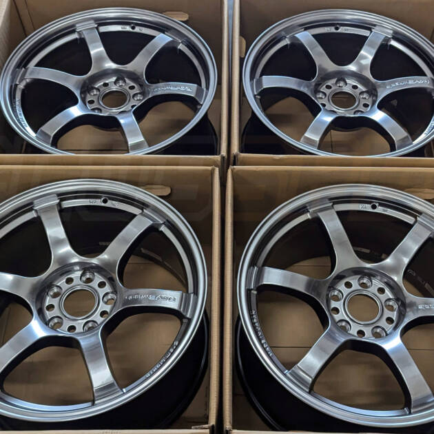 A set of Gram Light in Grace Silver 18x9.5 for sale at Club Spec Garage